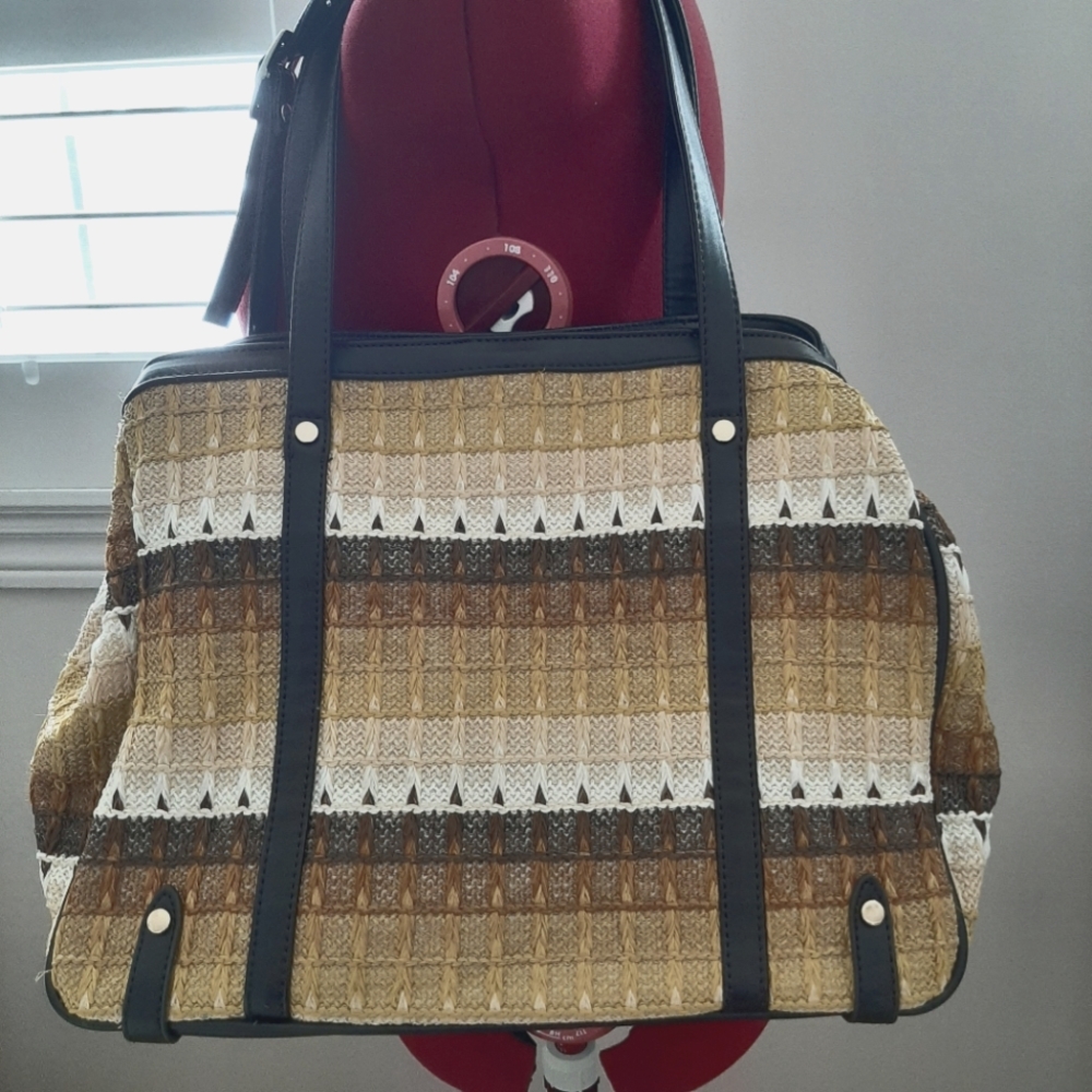 Urban Expressions Shoulder Bag